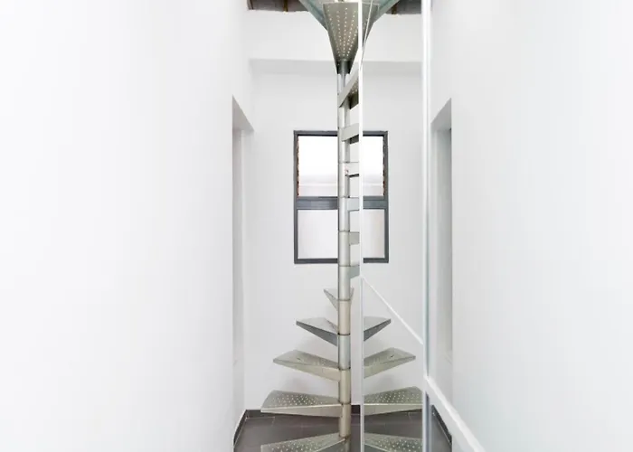 Eterna Primavera Адехе